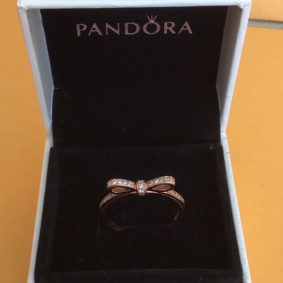 Pandora Rose Gold Bow ring - Picture 5 of 7